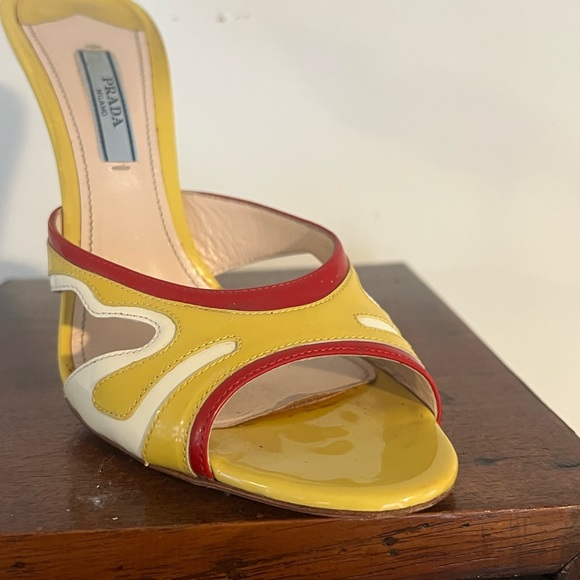 Prada Hot Rod yellow heels - Picture 4 of 10